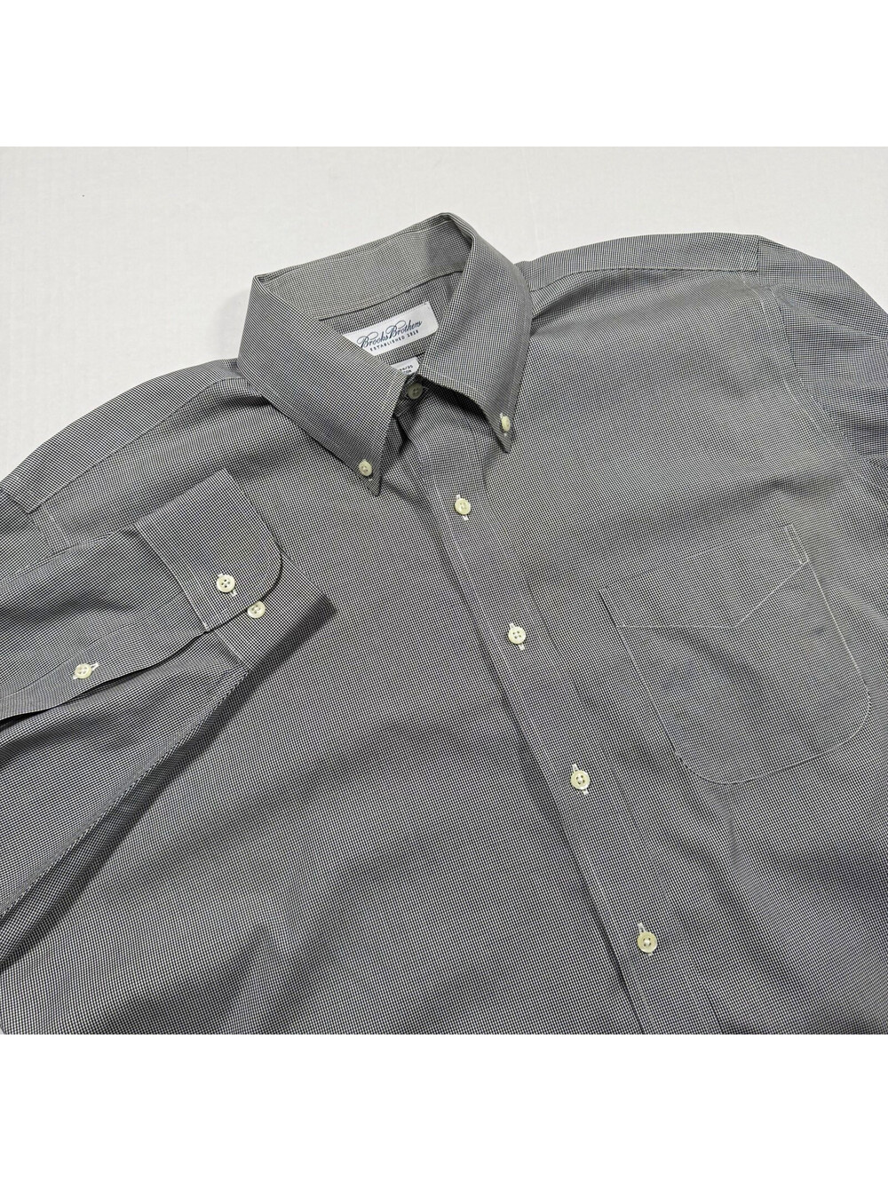 Brooks Brothers Non-Iron 100% Cotton Gray Houndstooth Button-Down 16.5-34/35